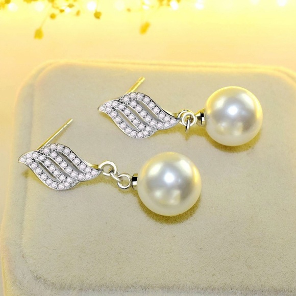 Pierced Pearl Earrings - Picture 4 of 5